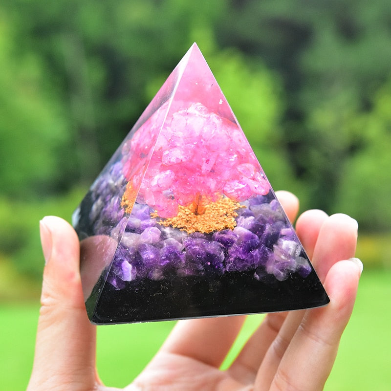 Orgonpyramide für Liebe und Schutz