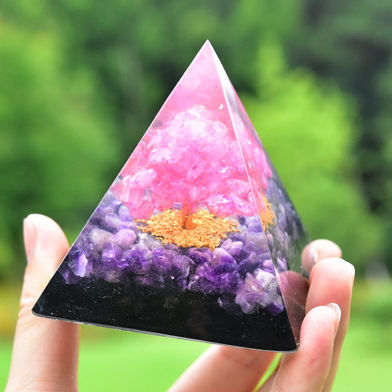 Orgonpyramide für Liebe und Schutz