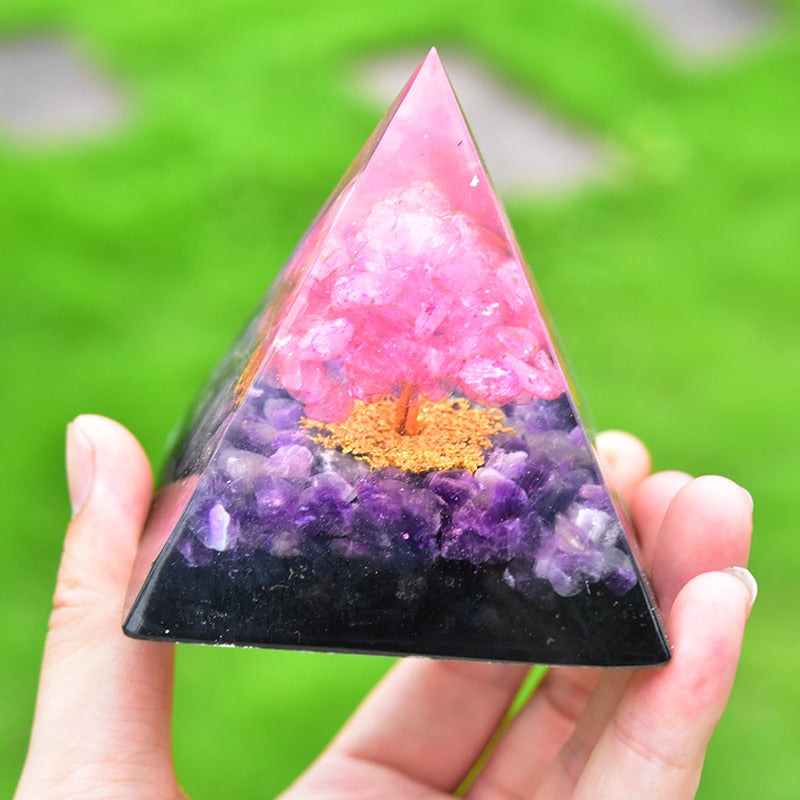 Orgonpyramide für Liebe und Schutz