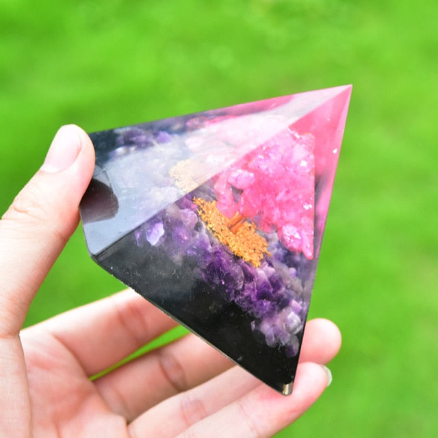 Orgonpyramide für Liebe und Schutz