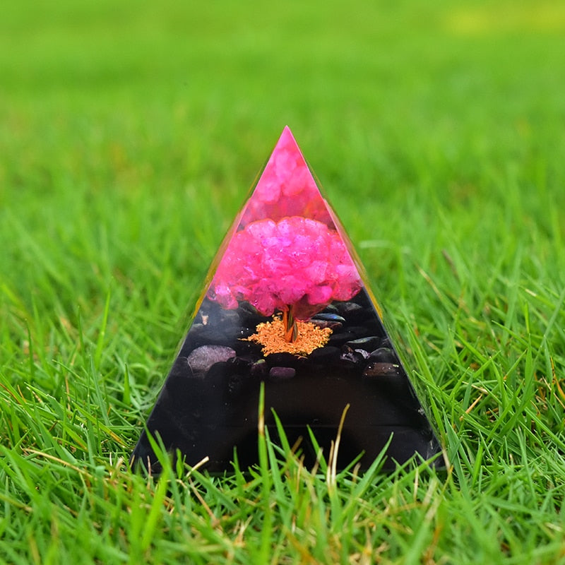 Liebes- und Schutzpyramide