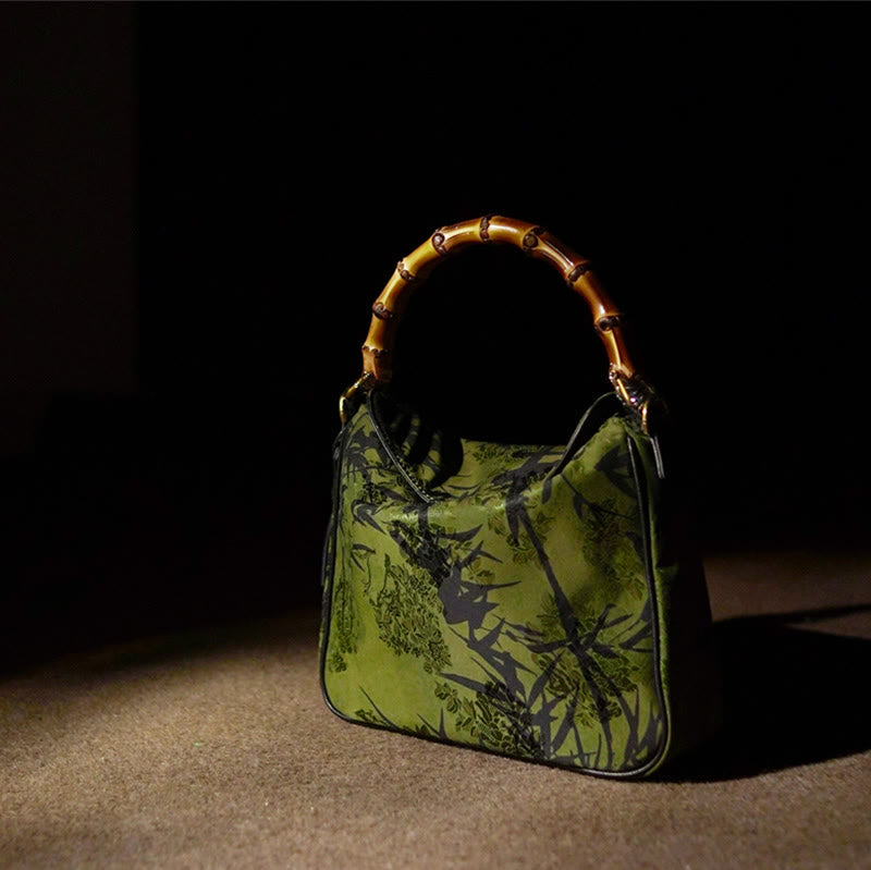 Üppige Xiangyunsha-Umhängetasche aus Seide mit Bambusgriff