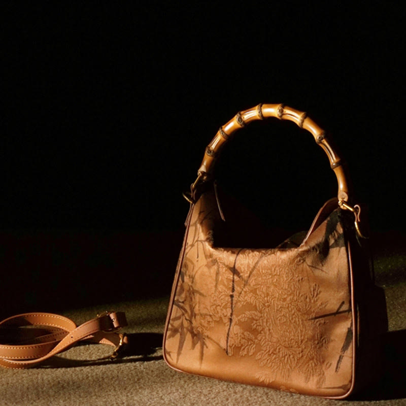 Üppige Xiangyunsha-Umhängetasche aus Seide mit Bambusgriff