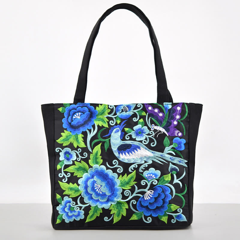 Canvas-Tasche mit Elster-Stickerei und Pfingstrosen- und Chrysanthemenblüten
