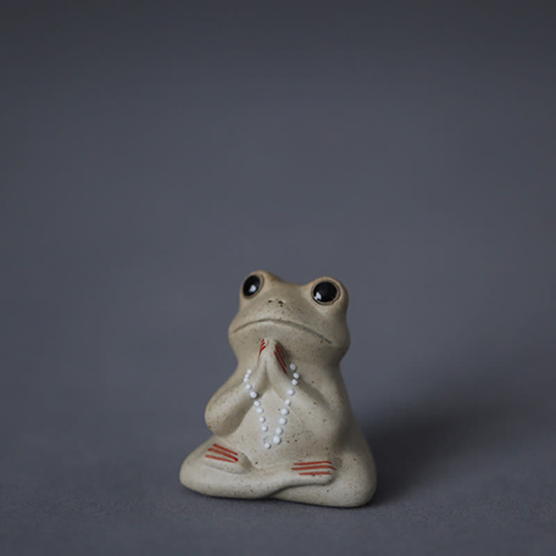 Meditierende kleine Froschstatue aus Keramik für ein ruhiges Zen-Dekor