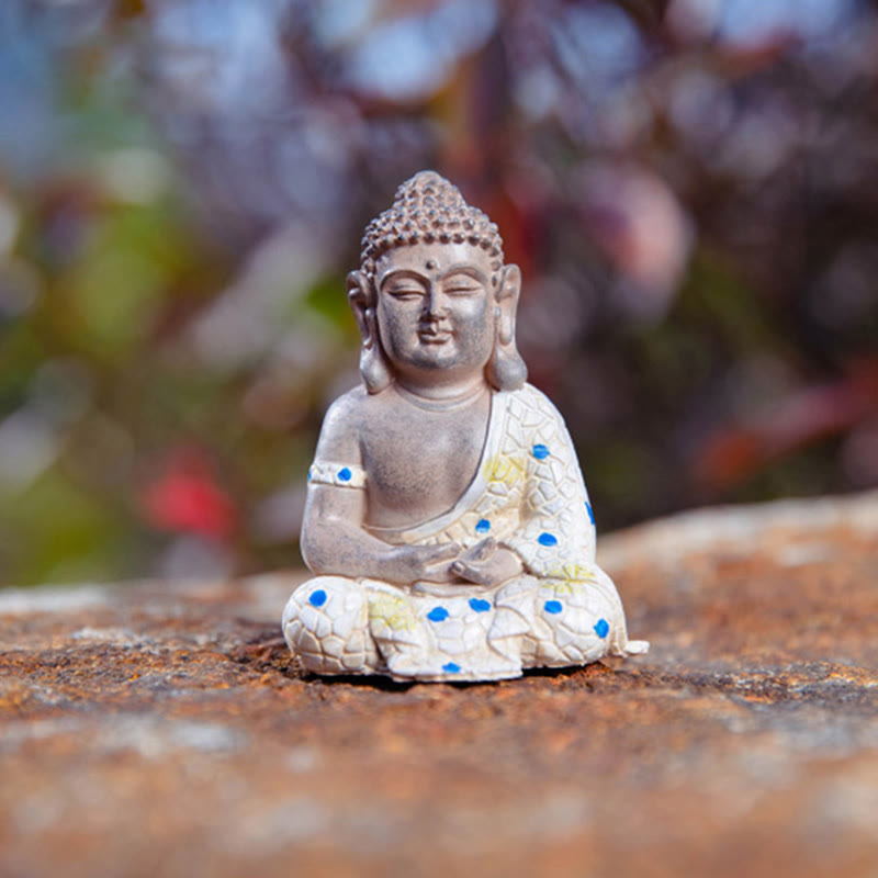 Meditierende Zen-Buddha-Statue aus Kunstharz für Gelassenheit und Ruhe