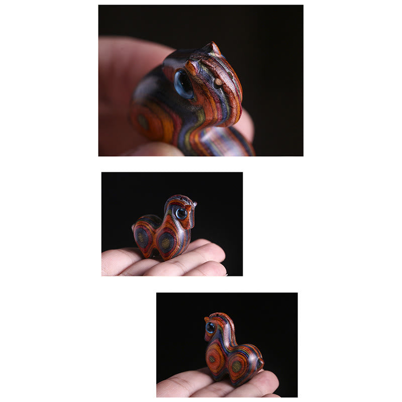 Mittelgroße kleine Blatt rote Sandelholz Glück Mini Pferd Schutz Figur