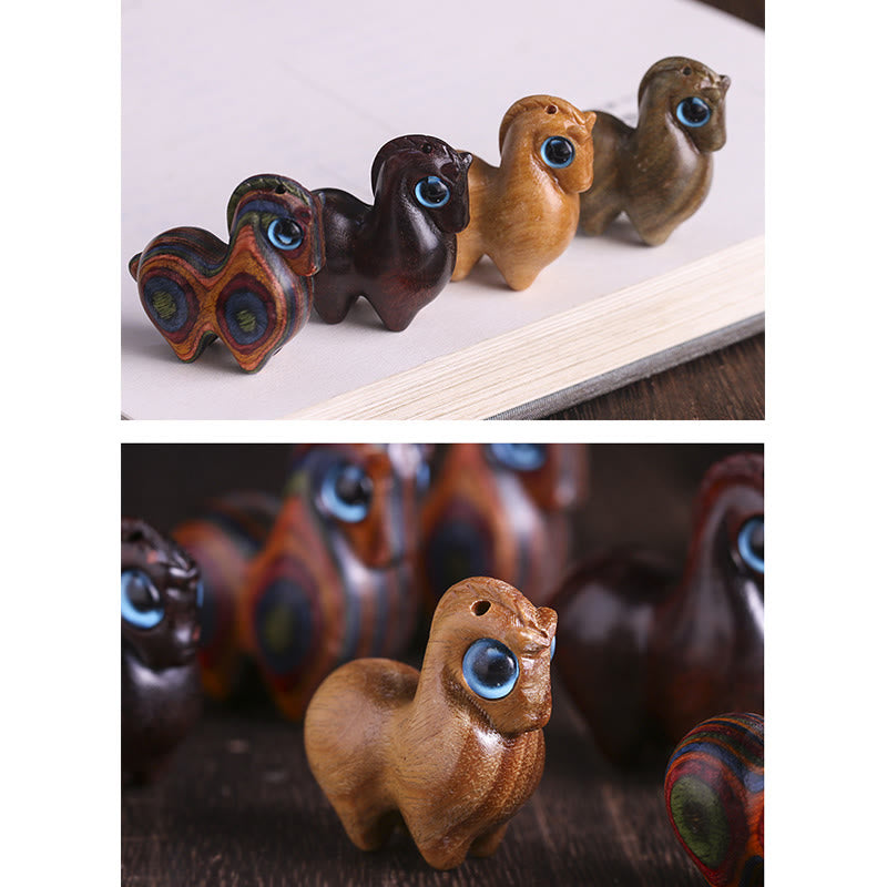 Mittelgroße kleine Blatt rote Sandelholz Glück Mini Pferd Schutz Figur