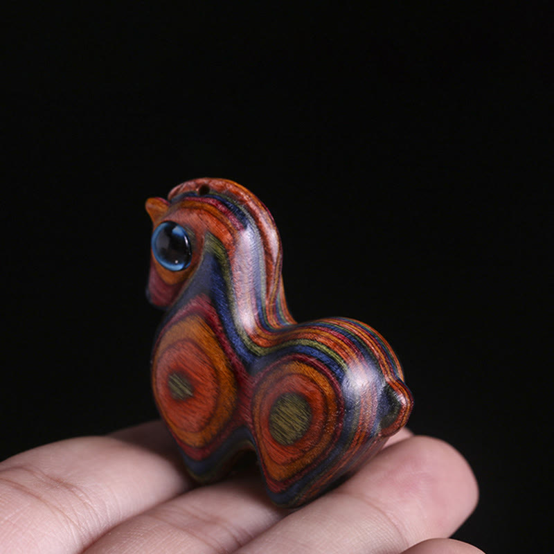 Mittelgroße kleine Blatt rote Sandelholz Glück Mini Pferd Schutz Figur