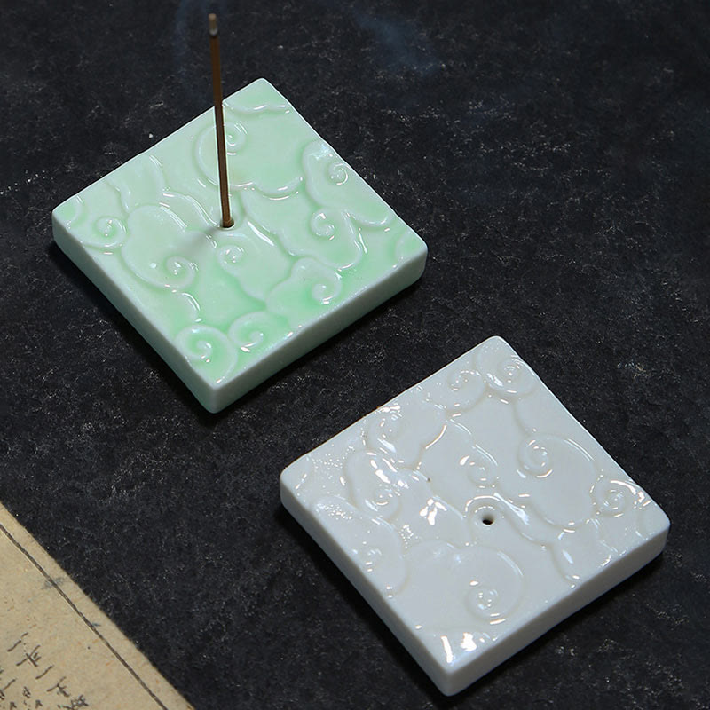 Mini-Räuchergefäß aus Keramik mit glückverheißendem Wolkendesign