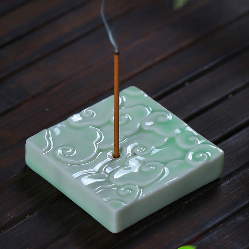 Mini-Räuchergefäß aus Keramik mit glückverheißendem Wolkendesign