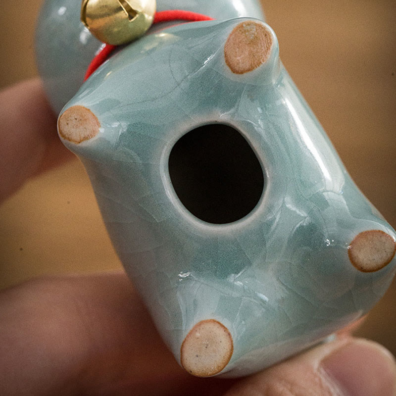 Mini-Glücksglocken-Katzenfigur aus Keramik für den Schreibtisch zu Hause