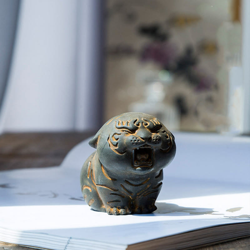 Mini-Statue aus süßem Tigereisenharz – spirituelle Tierfigur
