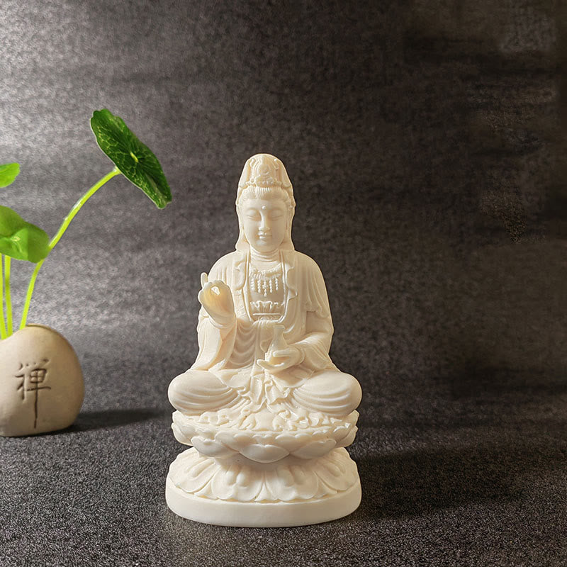 Mini-Buddha-Statue aus Elfenbeinfrüchten | Serenity Decor
