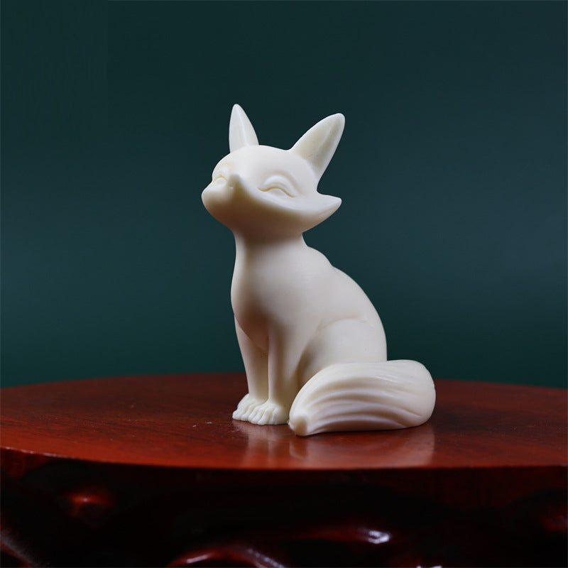 Mini-Schutzfigur aus Elfenbein-Obst mit neun Schwänzen