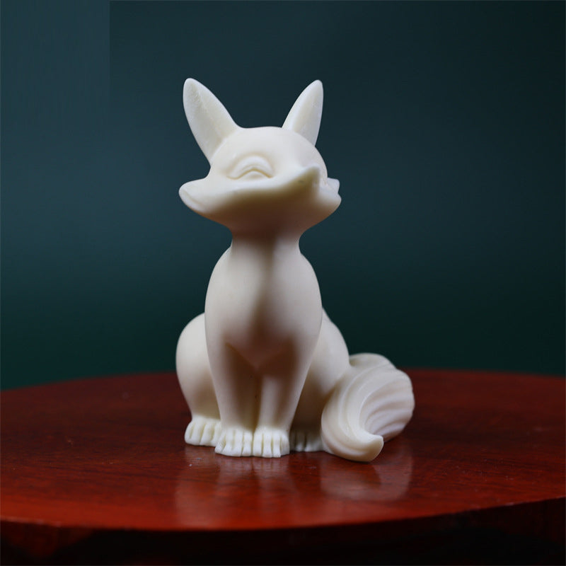 Mini-Schutzfigur aus Elfenbein-Obst mit neun Schwänzen