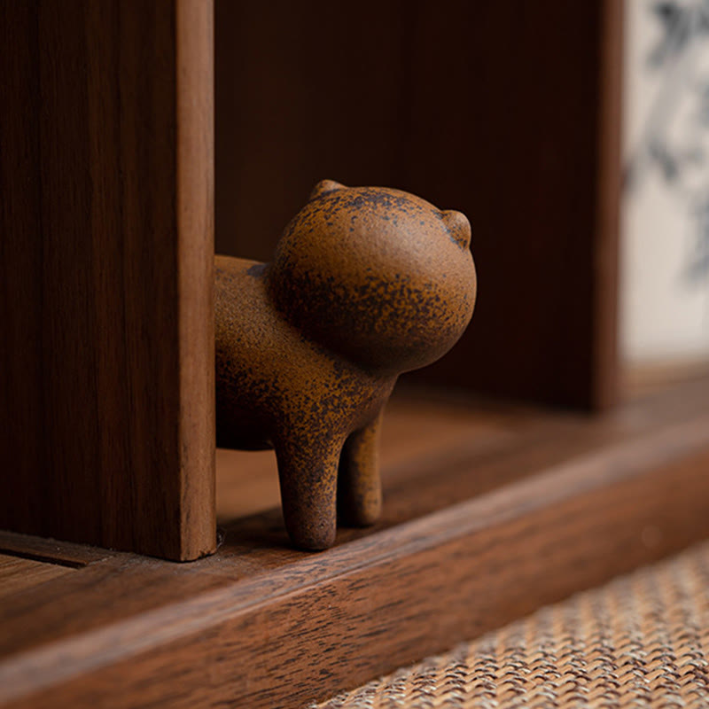 Mini-Stehfiguren aus Keramik in Form einer Katze und eines Feng-Shui-Frosches für die Inneneinrichtung