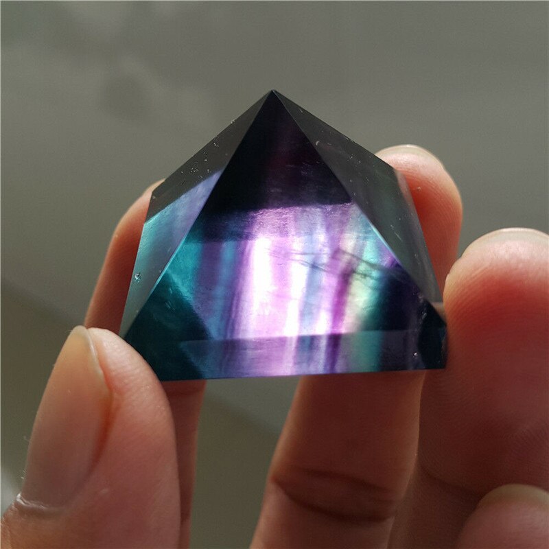 Miniatur-Fluorit-Reinigungspyramide