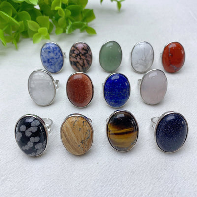 Heilringe aus gemischten Kristallen mit ovalen Cabochons