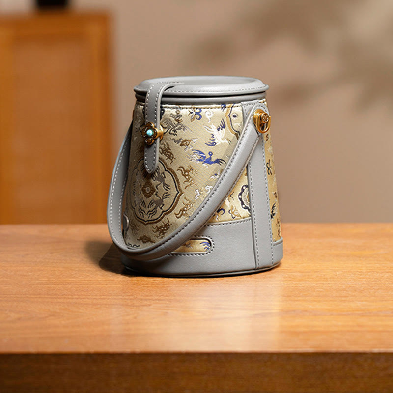 Umhängetasche „Spiritual“ aus Maulbeerseide mit Kranich-Brokat