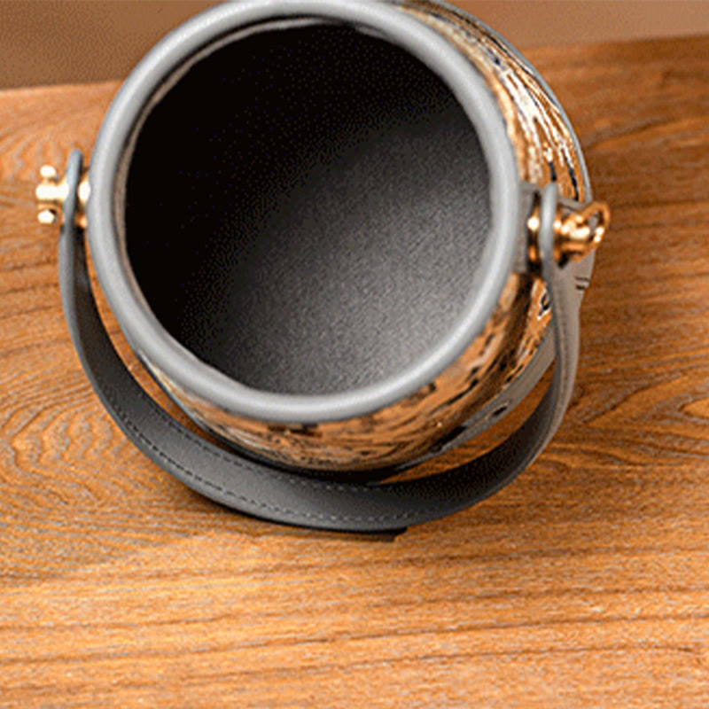 Umhängetasche „Spiritual“ aus Maulbeerseide mit Kranich-Brokat