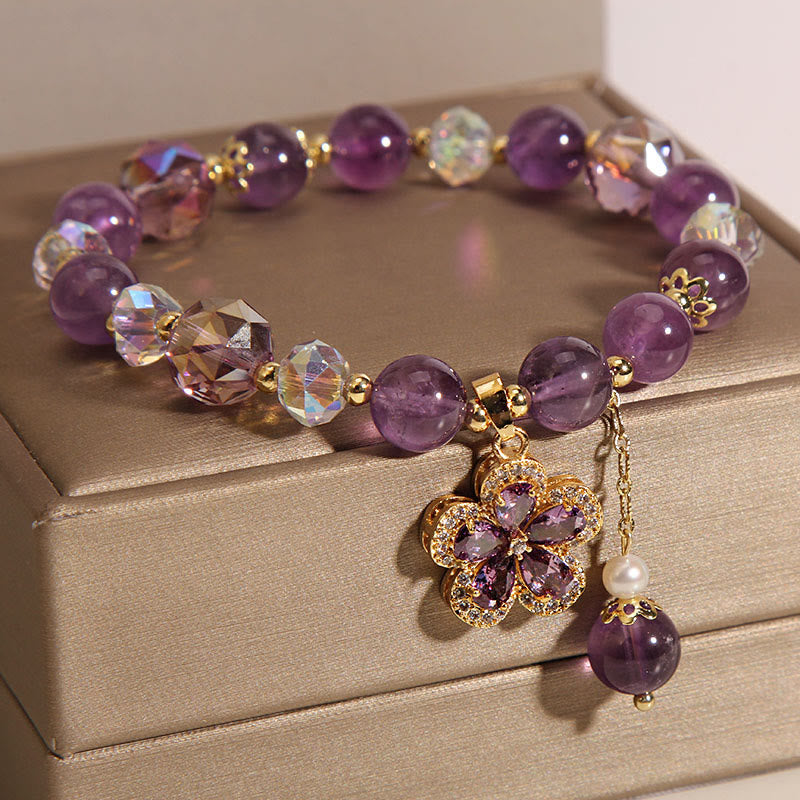 Natürliches Amethyst-Perlen-Blumen-Charm-Armband für positive Transformation