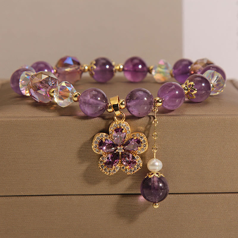 Natürliches Amethyst-Perlen-Blumen-Charm-Armband für positive Transformation