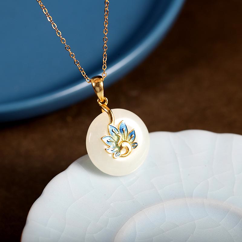 Schmuckset aus natürlicher Hetian-Weiß-Jade mit Segenspfau aus Sterlingsilber