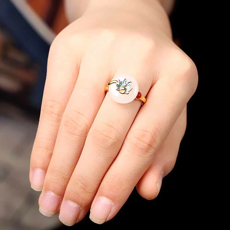 Schmuckset aus natürlicher Hetian-Weiß-Jade mit Segenspfau aus Sterlingsilber