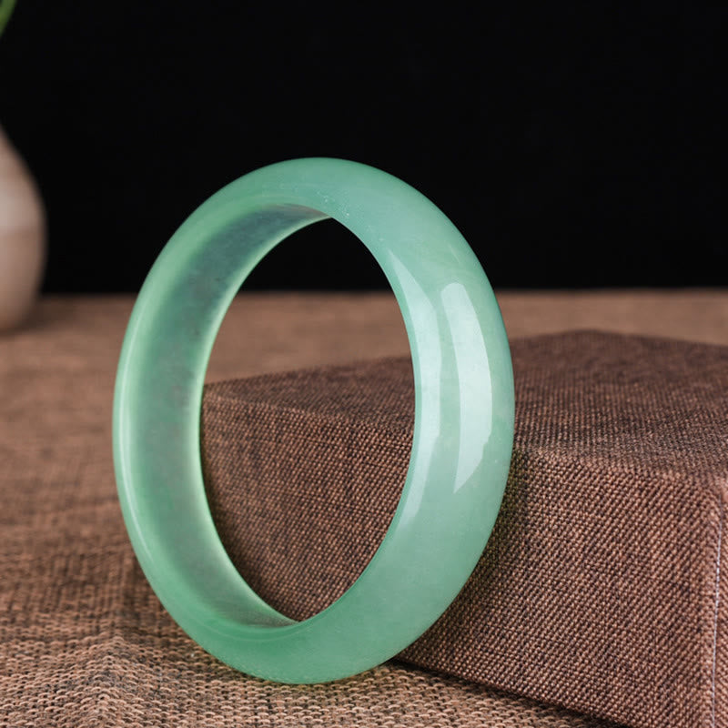 Armreif aus natürlichem Jade für Glück und Wohlstand