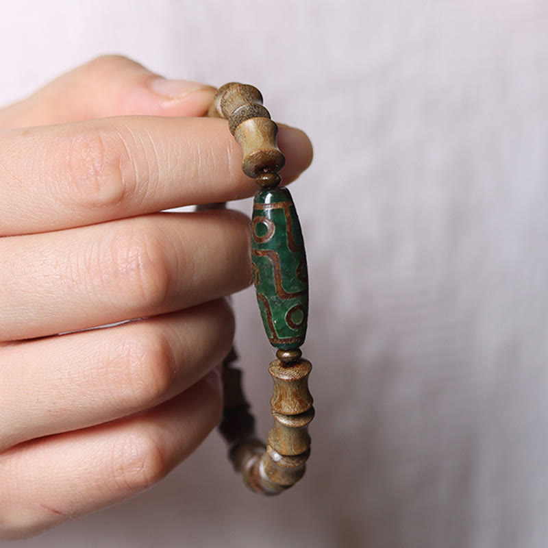 Neun-Augen-Dzi-Perle, grünes Sandelholz, spirituelles Armband, 14–16 cm