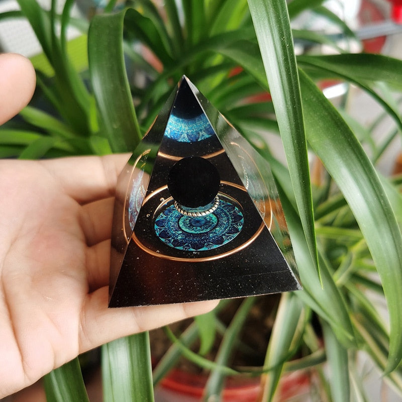 Obsidian Kristallkugel Pyramide