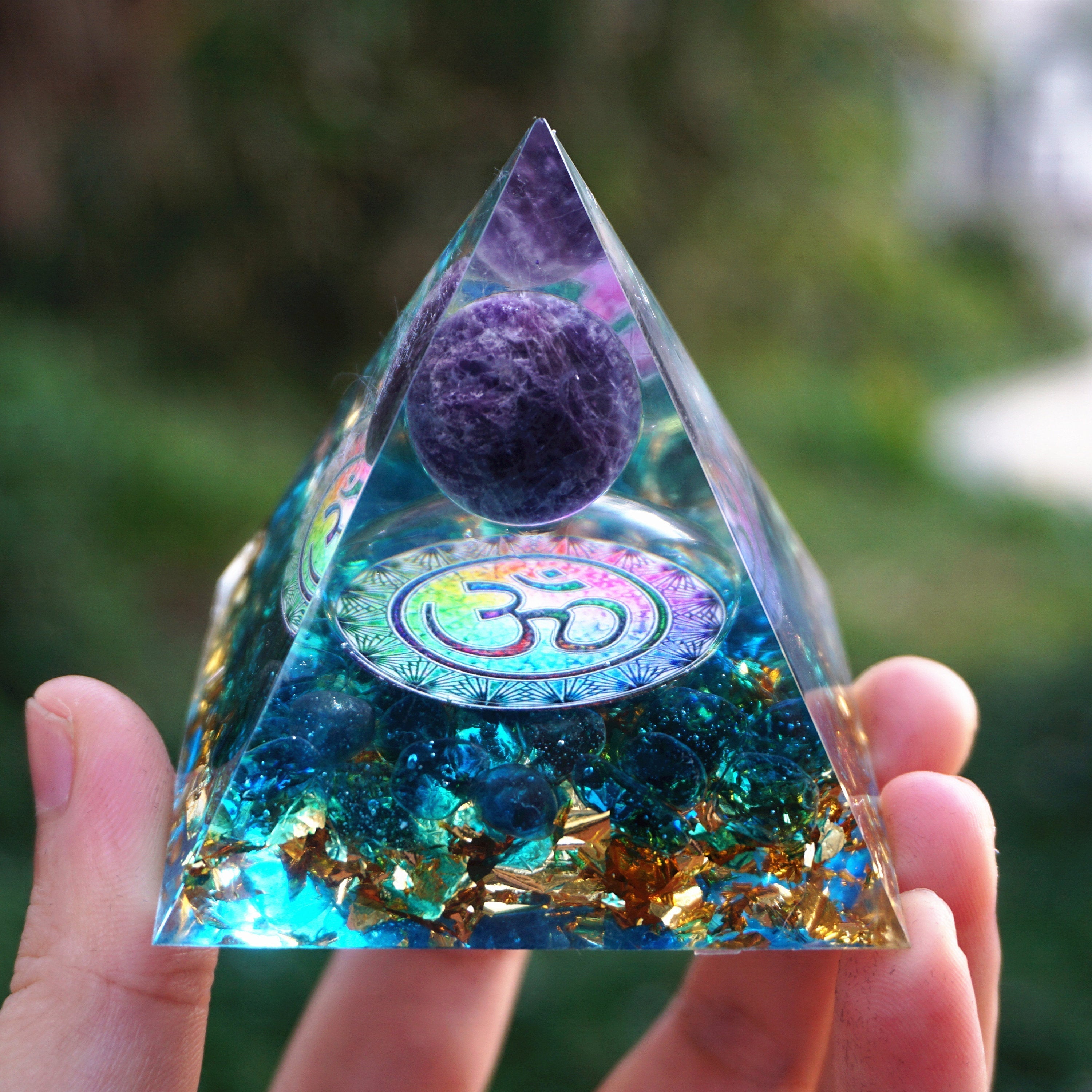 Om Amethyst Kugel Orgon Pyramide