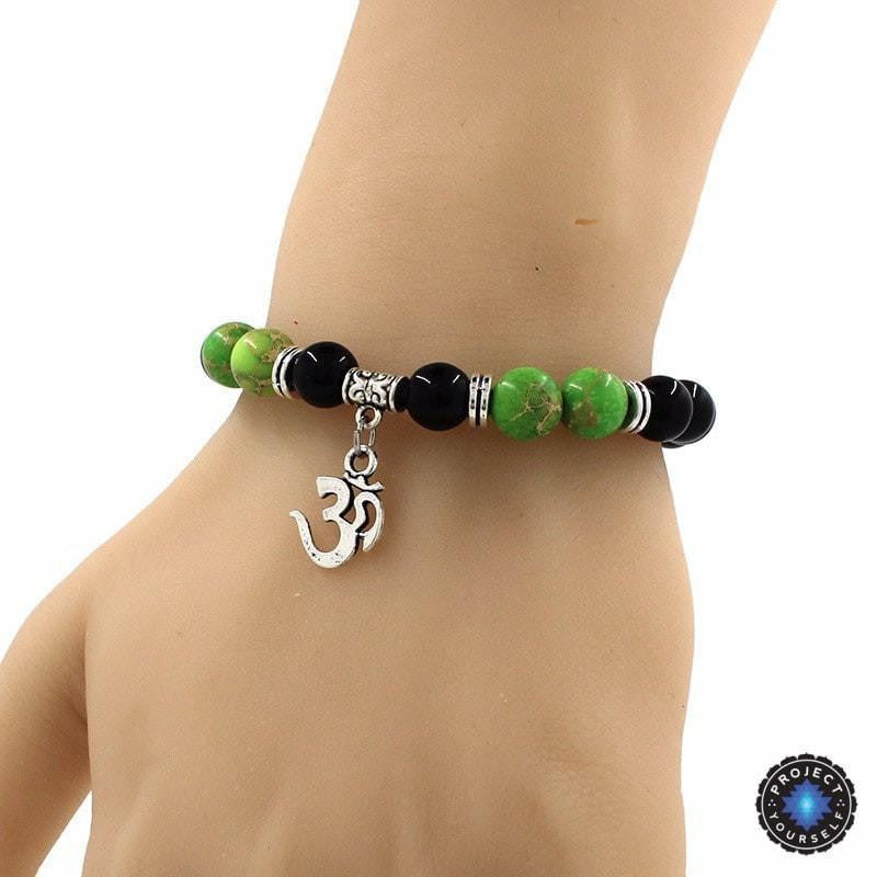 Om Charm Achat Armband - Spiritueller Symbolschmuck