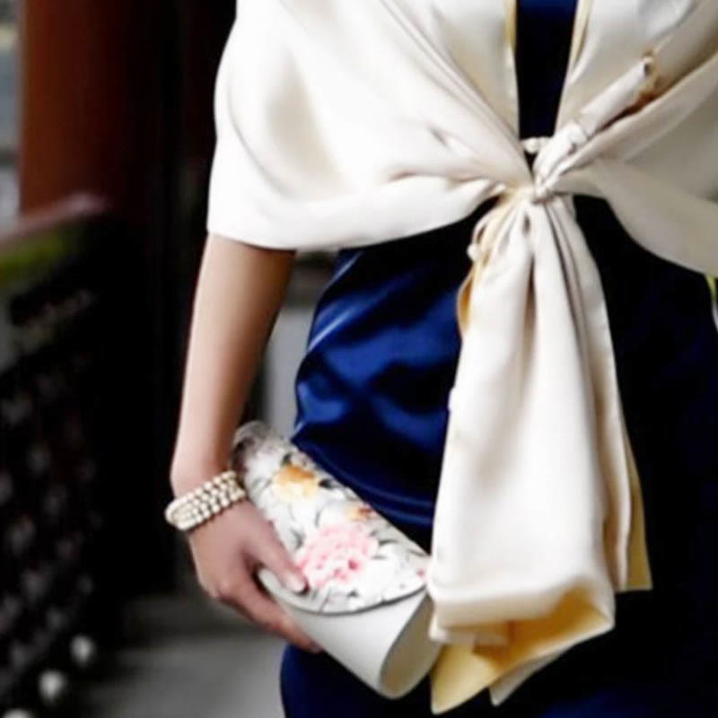 Umhängetasche mit Pfingstrosen-Tulpen-Stickerei für Hochzeiten, 24 cm