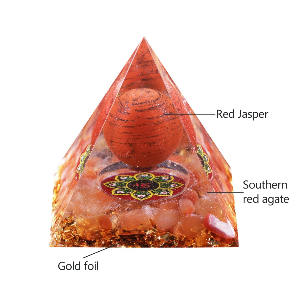 Schützende Orgonpyramide mit rotem Jaspis und Achat