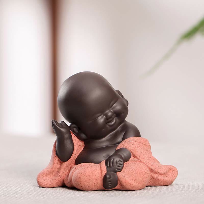 Lachende Buddha-Statue aus lila Ton | Dekoration für Glück und Reichtum