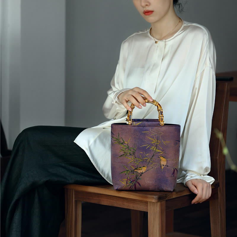 Handtasche mit Bambusgriff in Lila mit Elstervögeln, 23 cm