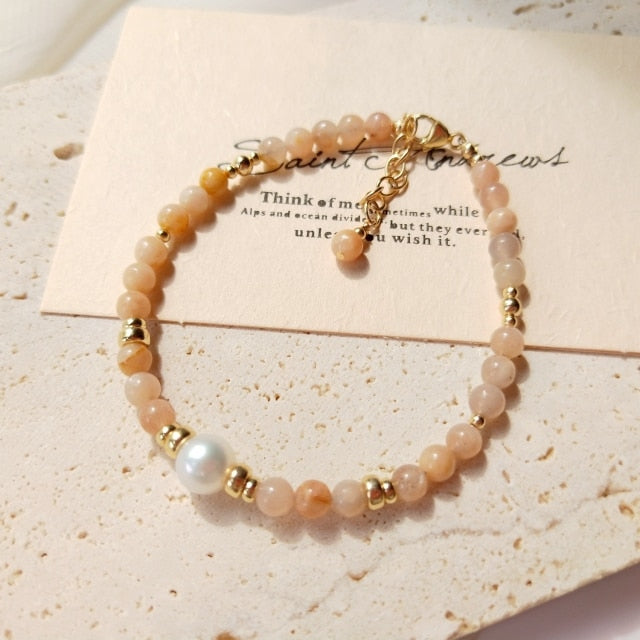 Strahlendes Sonnensteinarmband mit 14 Karat Vergoldung