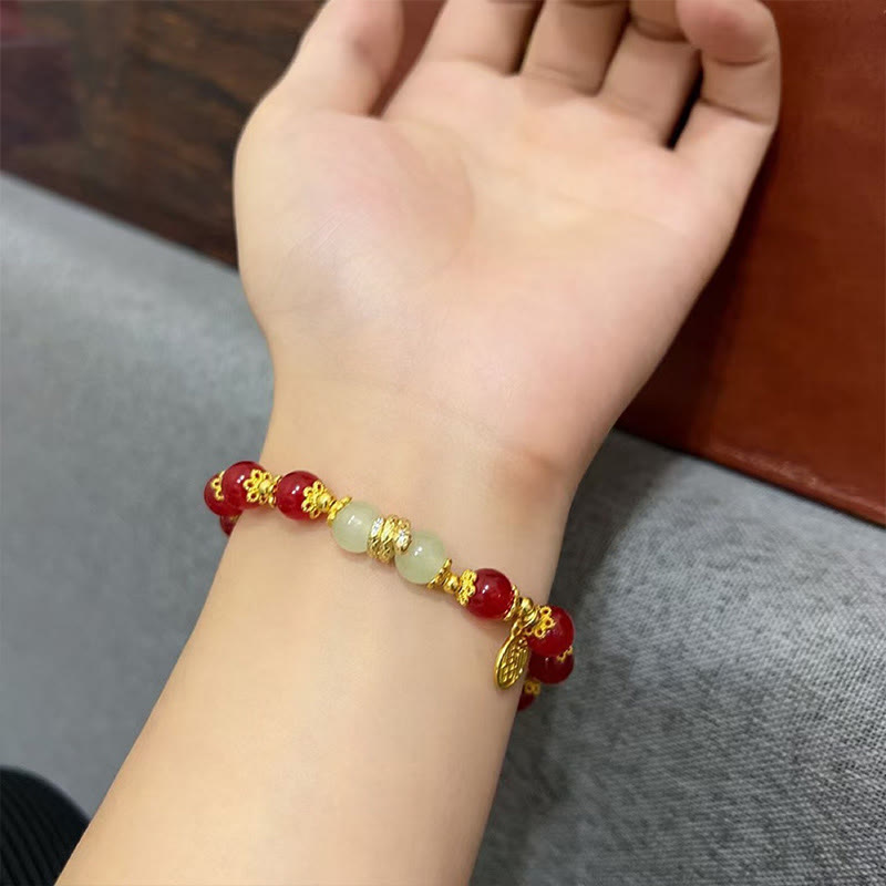 Armband aus rotem Achat und Jade mit Fu-Charakter für das Jahr der ruhigen Energie der Schlange