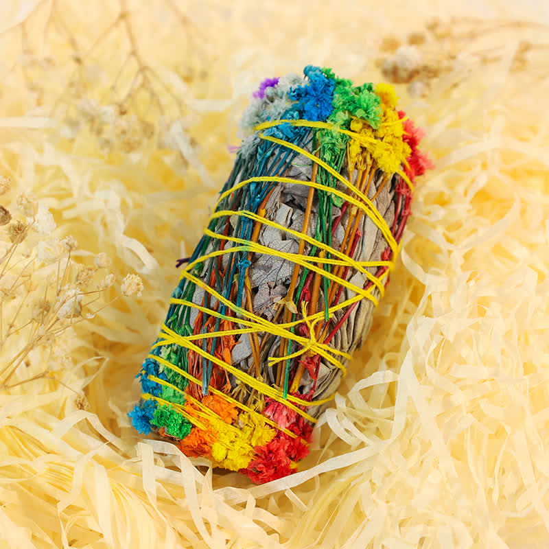 Räucherstäbchen mit roter Rose zur Reinigung des Hauses | Meditationsritual