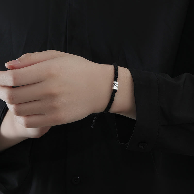 Rotes Schnurarmband mit Glückswolken-Anhänger aus 999er Silber