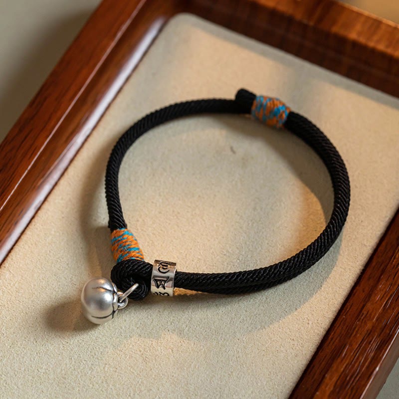 Rotes Armband Om Mani Padme Hum | Schutz aus tibetischem Silber