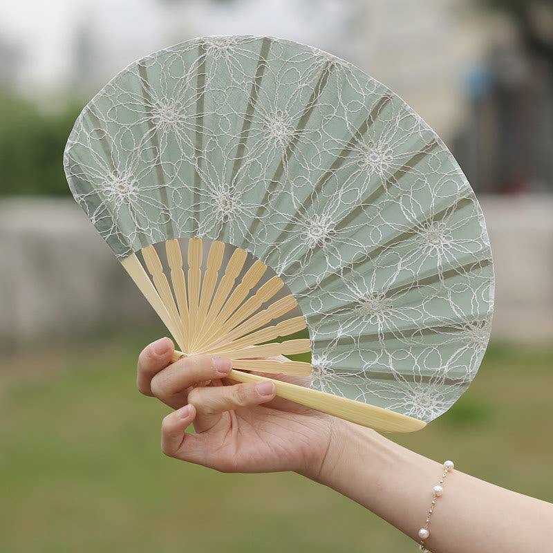 Chinesischer Faltfächer im Retro-Stil mit Blumenstickerei, 21 cm
