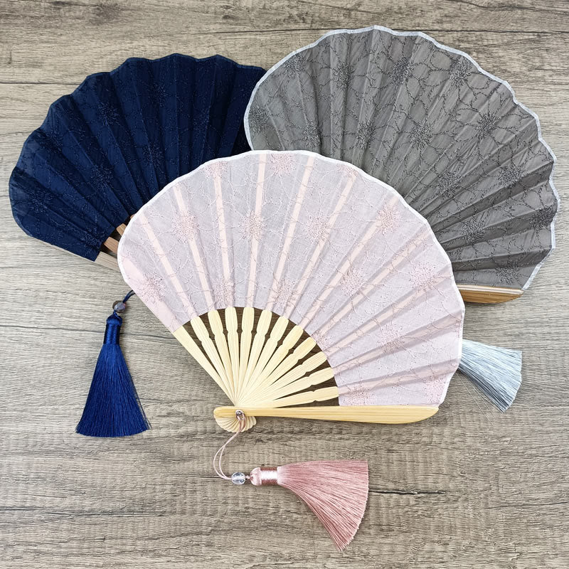Chinesischer Faltfächer im Retro-Stil mit Blumenstickerei, 21 cm