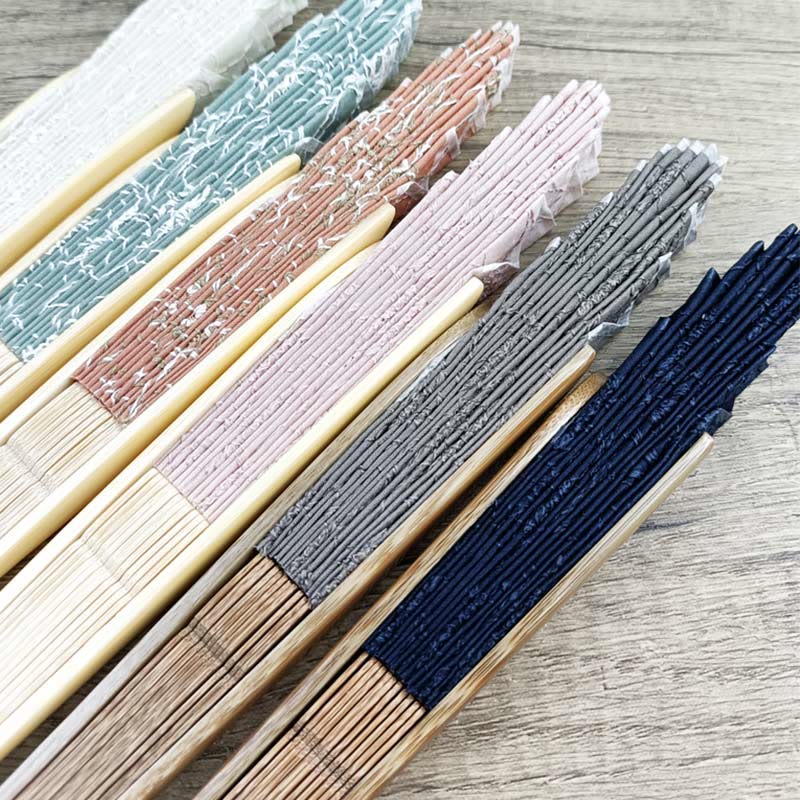 Chinesischer Faltfächer im Retro-Stil mit Blumenstickerei, 21 cm