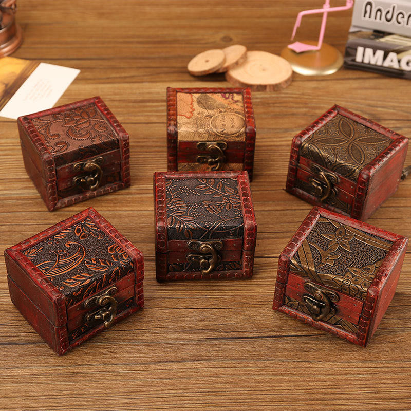 Kleine quadratische Schmuckschatulle aus Holz im Retro-Stil mit Lotus-Design