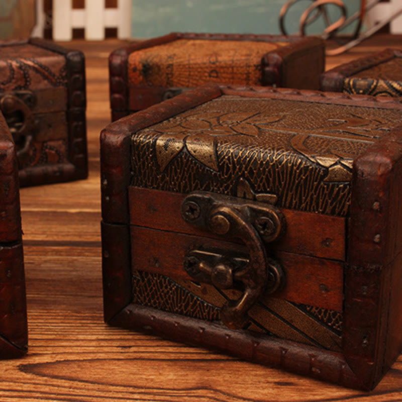 Kleine quadratische Schmuckschatulle aus Holz im Retro-Stil mit Lotus-Design