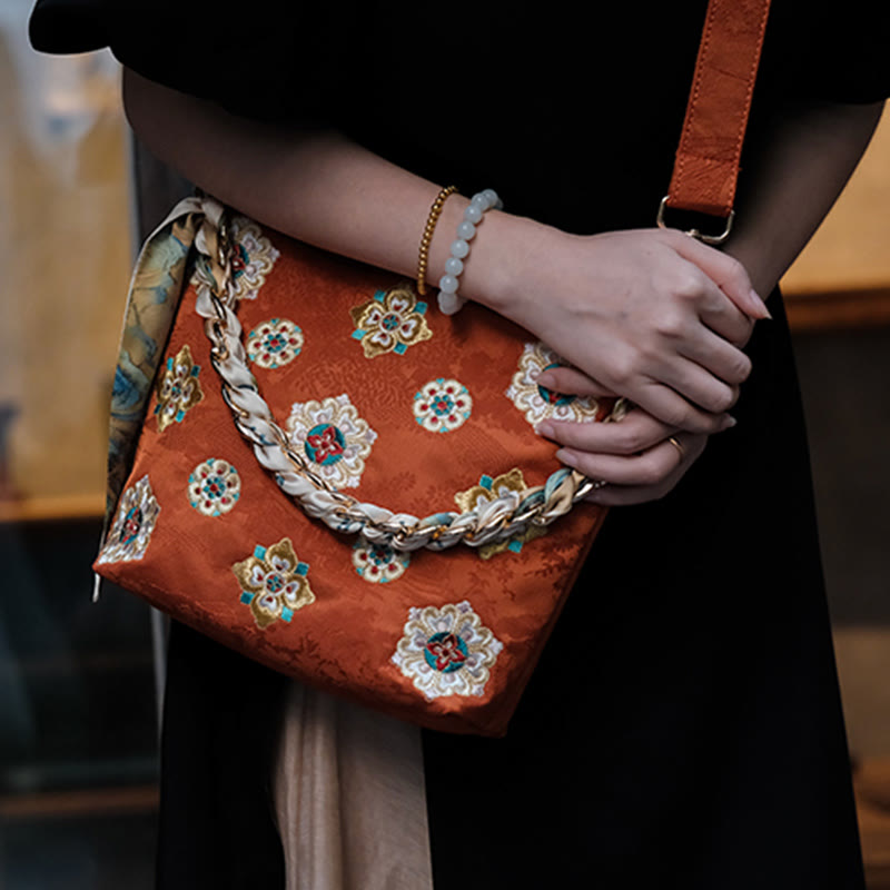 Satin Su bestickte Umhängetasche in Grün – Elegante Yoga-Tasche