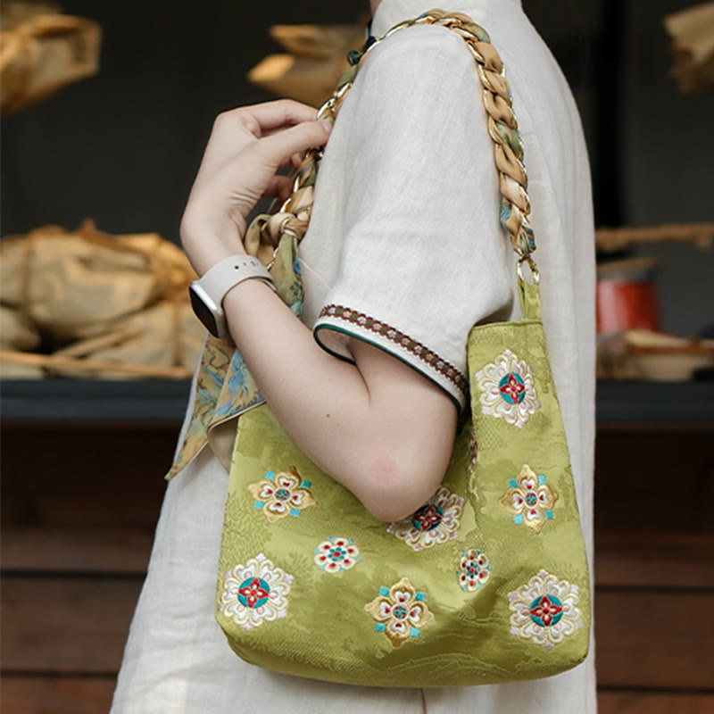 Satin Su bestickte Umhängetasche in Grün – Elegante Yoga-Tasche